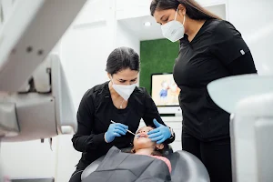 Dentista en Sant Cugat del Vallès | Dental Claris image
