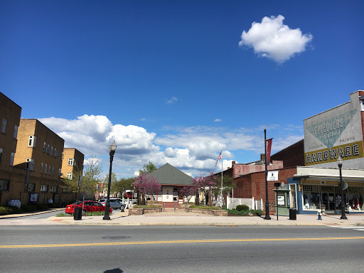 Thrift Store «Ephrata Re-Uzit Shop», reviews and photos, 20-22 E Main St, Ephrata, PA 17522, USA