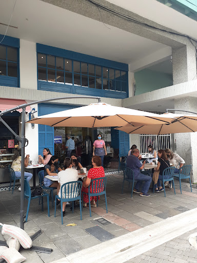 Delicatessen stores Guayaquil