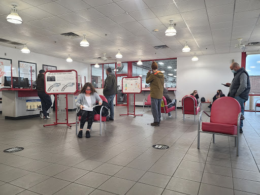 Tire Shop «Discount Tire», reviews and photos, 5505 South La Grange Road, Countryside, IL 60525, USA