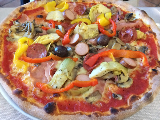 En bocon pizzeria ristorante in Ospedaletto, Provincia di Verona