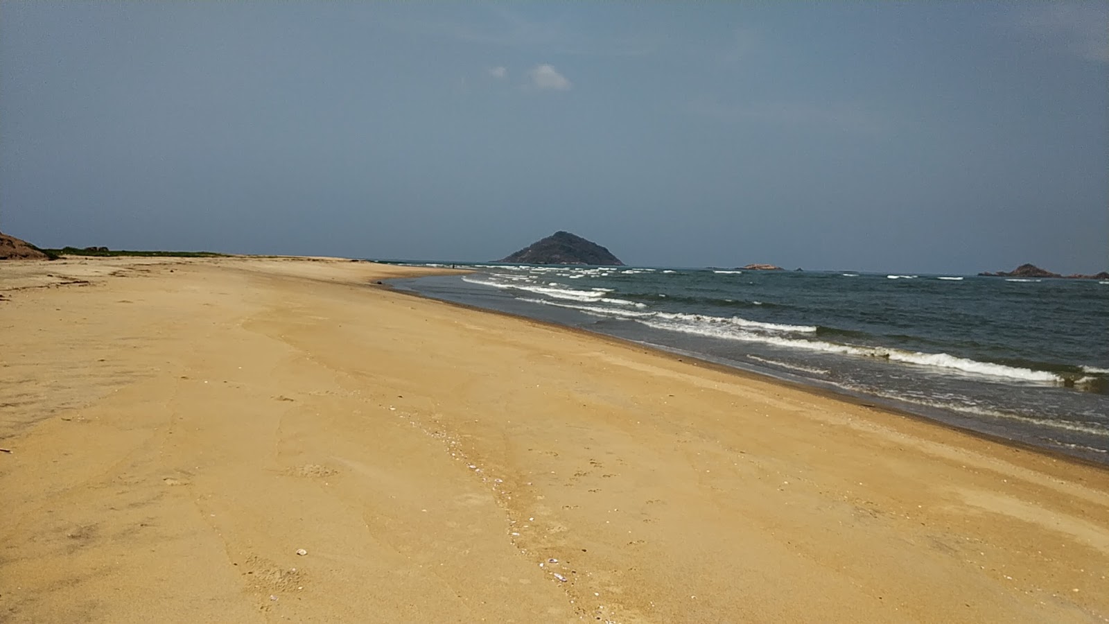 Valokuva Nakhuda Beachista. puhtaustasolla korkea