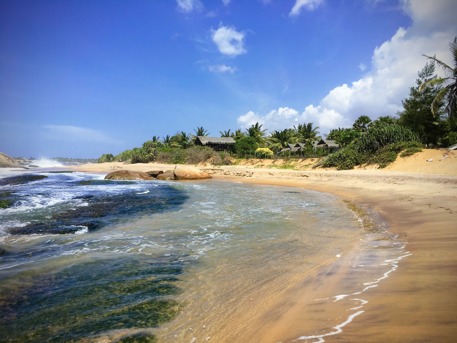 Photo de Kirinda Beach et le règlement