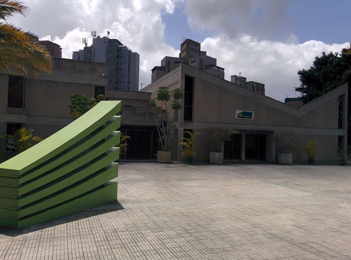 Escuelas turismo Caracas