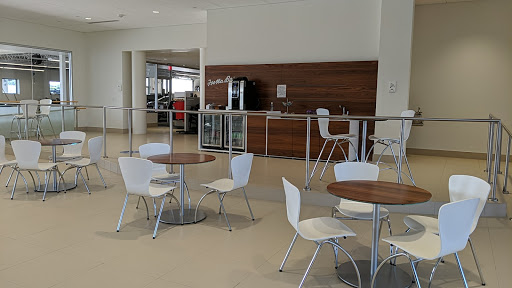 BMW Dealer «BMW of Milwaukee North», reviews and photos, 5990 N Green Bay Ave, Glendale, WI 53209, USA