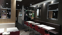 Atmosphère du Restauration rapide McDonald's à Moret-Loing-et-Orvanne - n°17