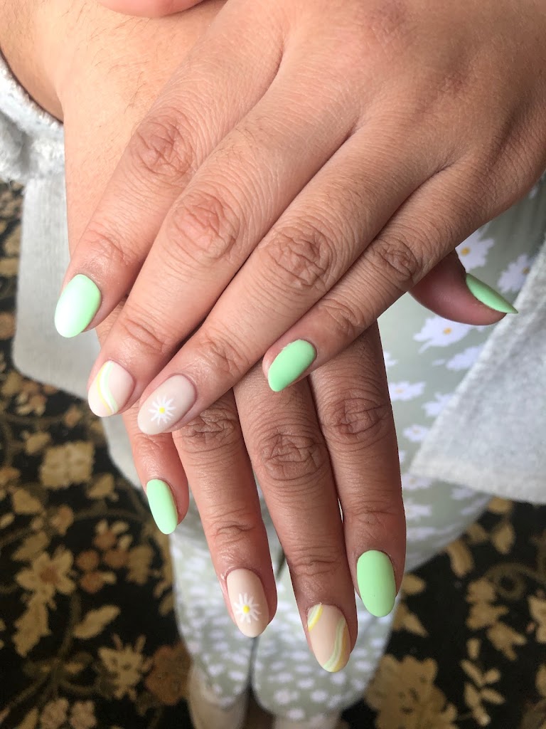 Nail Studio 44136