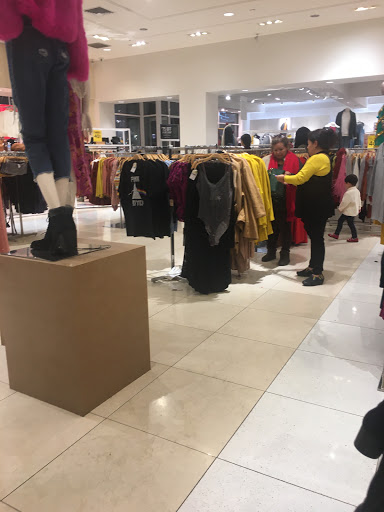 Clothing Store «Forever 21», reviews and photos, 757 Spectrum Center Dr, Irvine, CA 92618, USA