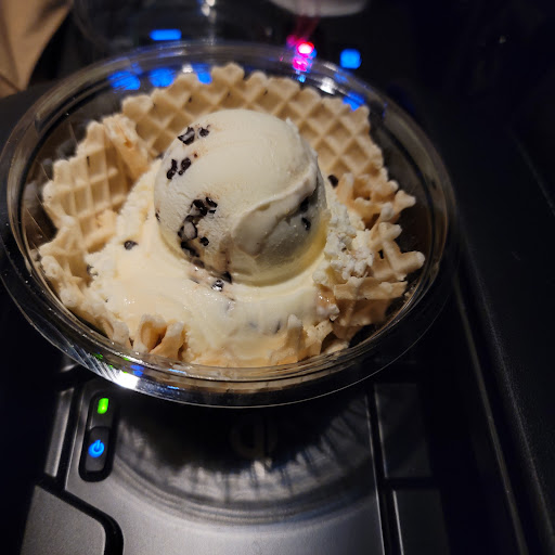 Ice Cream Shop «Carvel», reviews and photos, 324 Connecticut Ave, Norwalk, CT 06854, USA