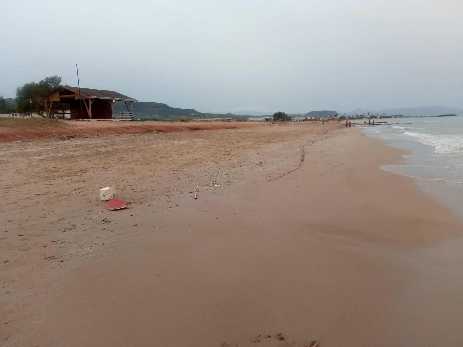 Photo of Gournes Beach with partly clean level of cleanliness