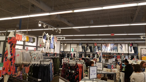Clothing Store «Old Navy», reviews and photos, 30 International Dr S, Flanders, NJ 07836, USA