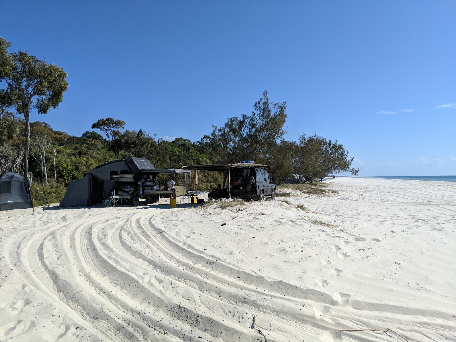 Fotografie cu Woralie Creek Beach cu nivelul de curățenie înalt