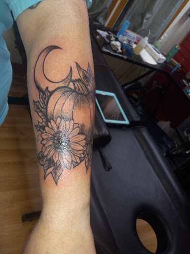 Explore florida state seminoles tattoo ideas, creative tattoo ideas in Kewanee, available at Splat Ink tattoos and piercings
