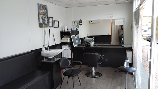 Barber Martin Holgado en Cáceres‎, Cáceres‎