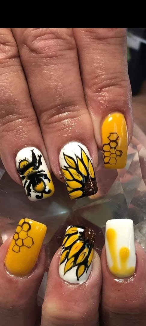 Nails by Beth Workman working at Logan nail
