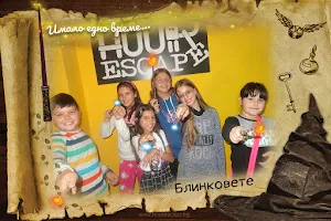 Ескейп стаи за деца на 10-13 - Hour Escape for Kids image