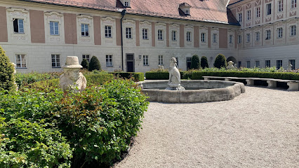 Brunnen im Schloss Lamberg