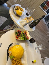 Photo n°11 de Aura Burger and Coffee - Burger à la française - Café - Service Livraison - La Grande-Motte à La Grande-Motte ()