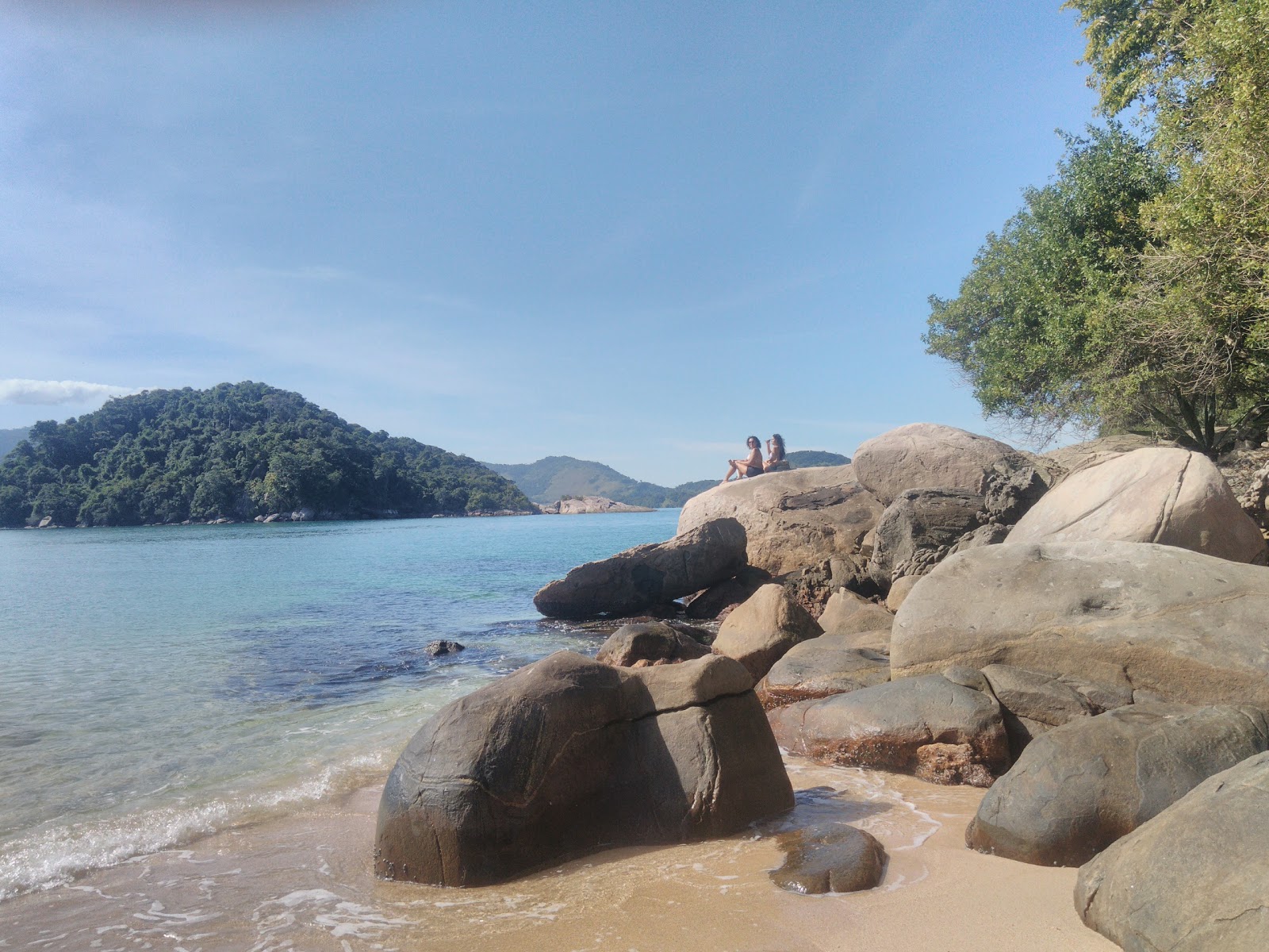 Foto de Praia da Ilha Pelada Pequena área selvagem