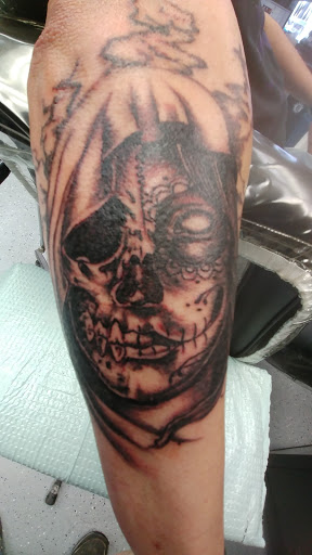 Tattoo Shop «Royal Oak Tattoo», reviews and photos, 820 S Washington Ave, Royal Oak, MI 48067, USA