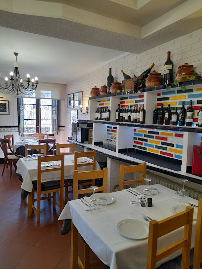 Restaurante Casa Lucy - Ctra. Aldealengua, 29, Km 2,4, 37193 Cabrerizos, Salamanca, Spain