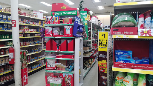 Discount Store «Dollar General», reviews and photos, 929 N 21st St, Newark, OH 43055, USA