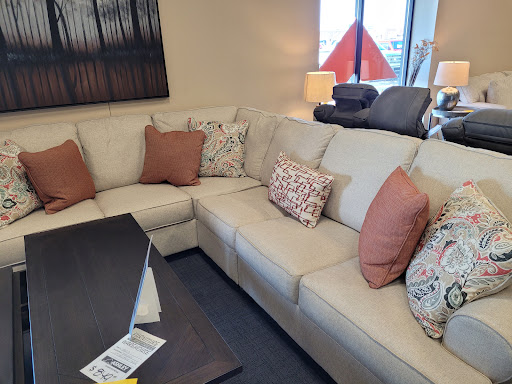 Furniture Store «Furniture and Mattress Warehouse», reviews and photos, 12386 Felch St, Holland, MI 49424, USA