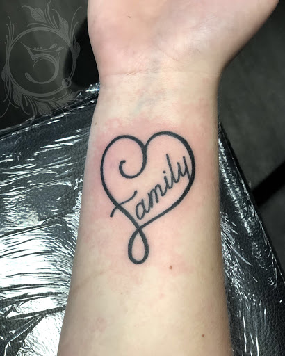 Tattoo Shop «5 Point Studios», reviews and photos, 1800 NW 86th St, Clive, IA 50325, USA