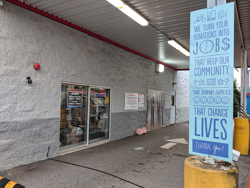 Corporate Campus «Goodwill Outlet», reviews and photos