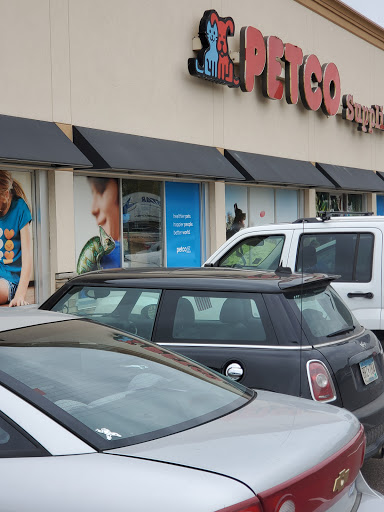 Pet Supply Store «Petco Animal Supplies», reviews and photos, 2575 Fairview Ave N, Roseville, MN 55113, USA
