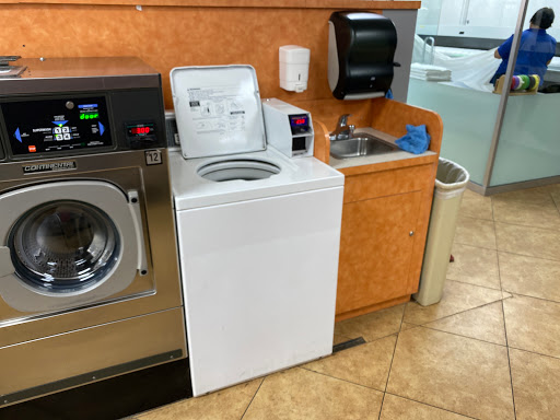 Laundromat «Sparklean Laundry Indio», reviews and photos, 81106 CA-111 Suite G, Indio, CA 92201, USA