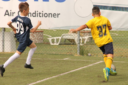Scuola Calcio Real Casarea Via Plinio, Sei, 80013 Casalnuovo di Napoli NA, Italia