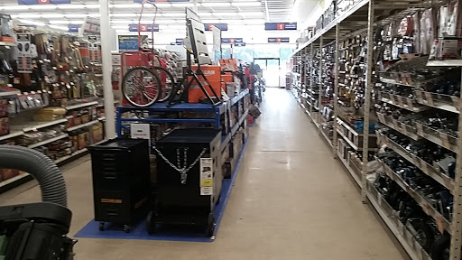 Hardware Store «Harbor Freight Tools», reviews and photos, 2658 Peters Creek Pkwy, Winston-Salem, NC 27127, USA