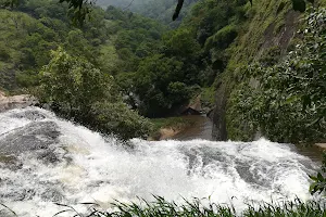 Anju Veedu water Falls image