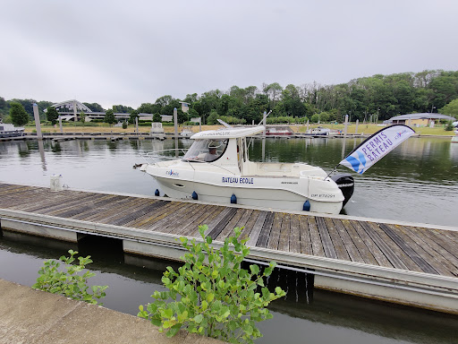 Bateau École Charleville à Charleville-Mézières, Ardennes