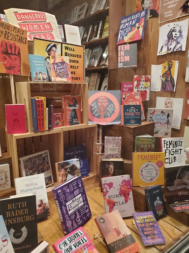 Book Store «Fireside Book Shop Inc», reviews and photos, 29 N Franklin St, Chagrin Falls, OH 44022, USA