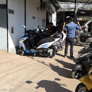 Honda Showroom photo