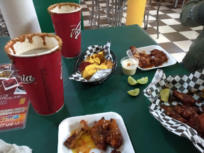 Alitas y Costillas al carbón