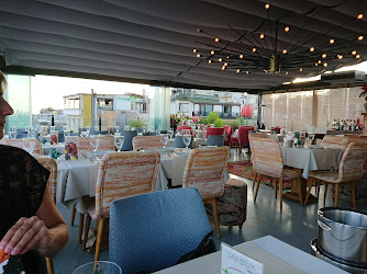 Tria Elegance Terrace Restaurant