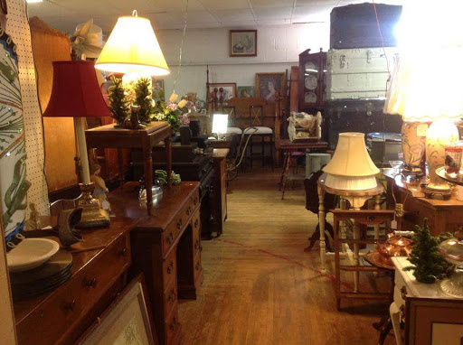 Antique Furniture Store «Useful Things Antiques & Collectibles Store», reviews and photos, 11 Crenshaw Ln, Coxs Creek, KY 40013, USA