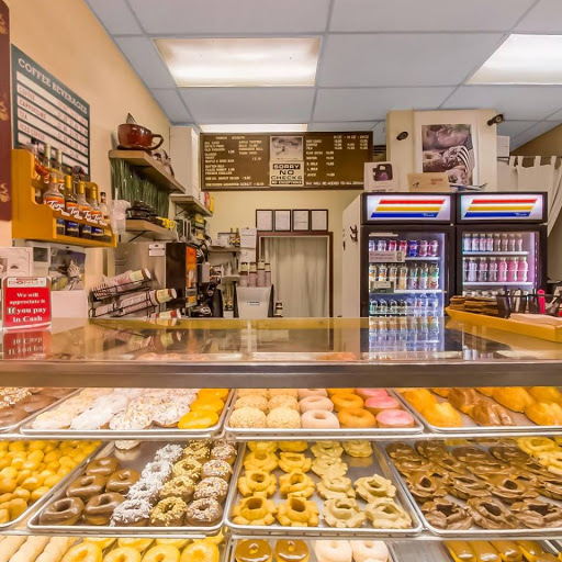 Donut Shop «Family Donut Shop», reviews and photos, 2100 N Northgate Way, Seattle, WA 98133, USA