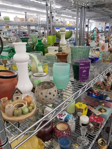 Thrift Store «St Vincent de Paul Kenosha Thrift Store», reviews and photos, 7531 30th Ave, Kenosha, WI 53142, USA