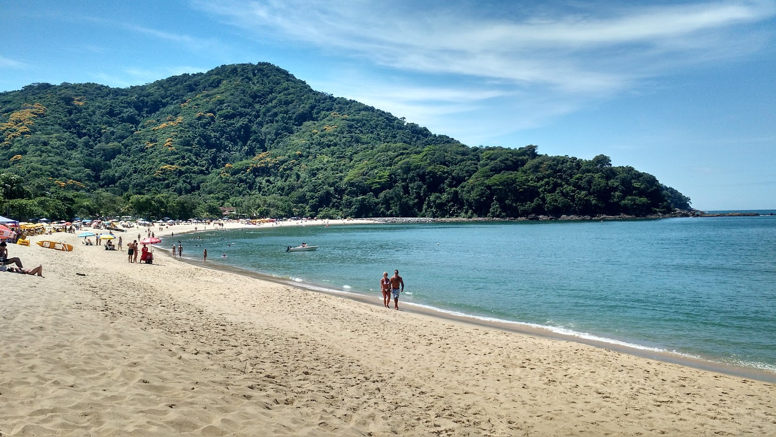 Foto di Spiaggia di Boicucanga con una superficie del sabbia beige