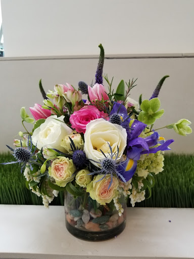 Florist «Event Connoisseur Flowers & Gifts», reviews and photos, 39 New London Turnpike #116, Glastonbury, CT 06033, USA