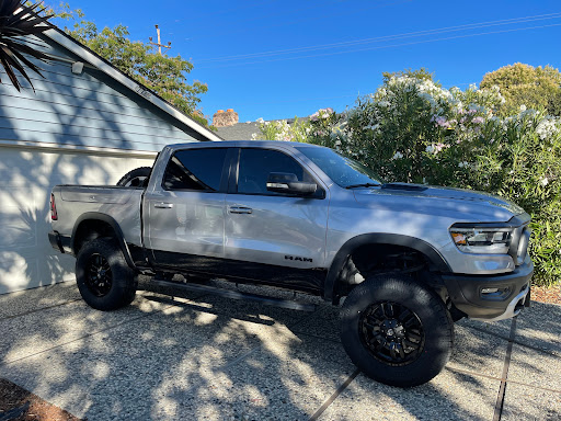 Truck Accessories Store «4 Wheel Parts Performance Center», reviews and photos, 550 W San Carlos St, San Jose, CA 95126, USA