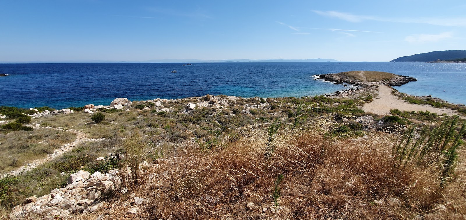 Foto di Komarca beach ubicato in zona naturale
