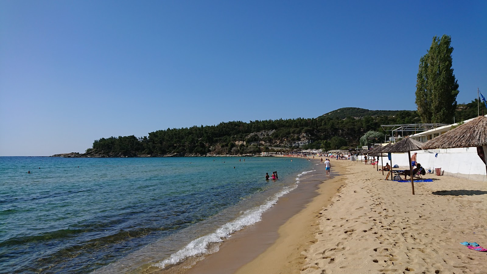 Photo de Paralia Kalamitsa avec baie spacieuse
