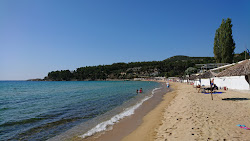 Photo de Paralia Kalamitsa avec baie spacieuse