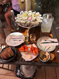 Plats et boissons du Bar-restaurant à huîtres Emile et une huître à Lège-Cap-Ferret - n°9