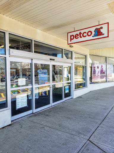 Pet Supply Store «Petco Animal Supplies», reviews and photos, 4559 Main St, Bridgeport, CT 06606, USA